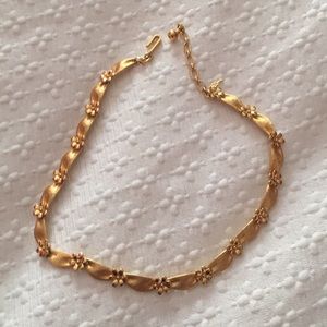Trifari  Beautiful necklace